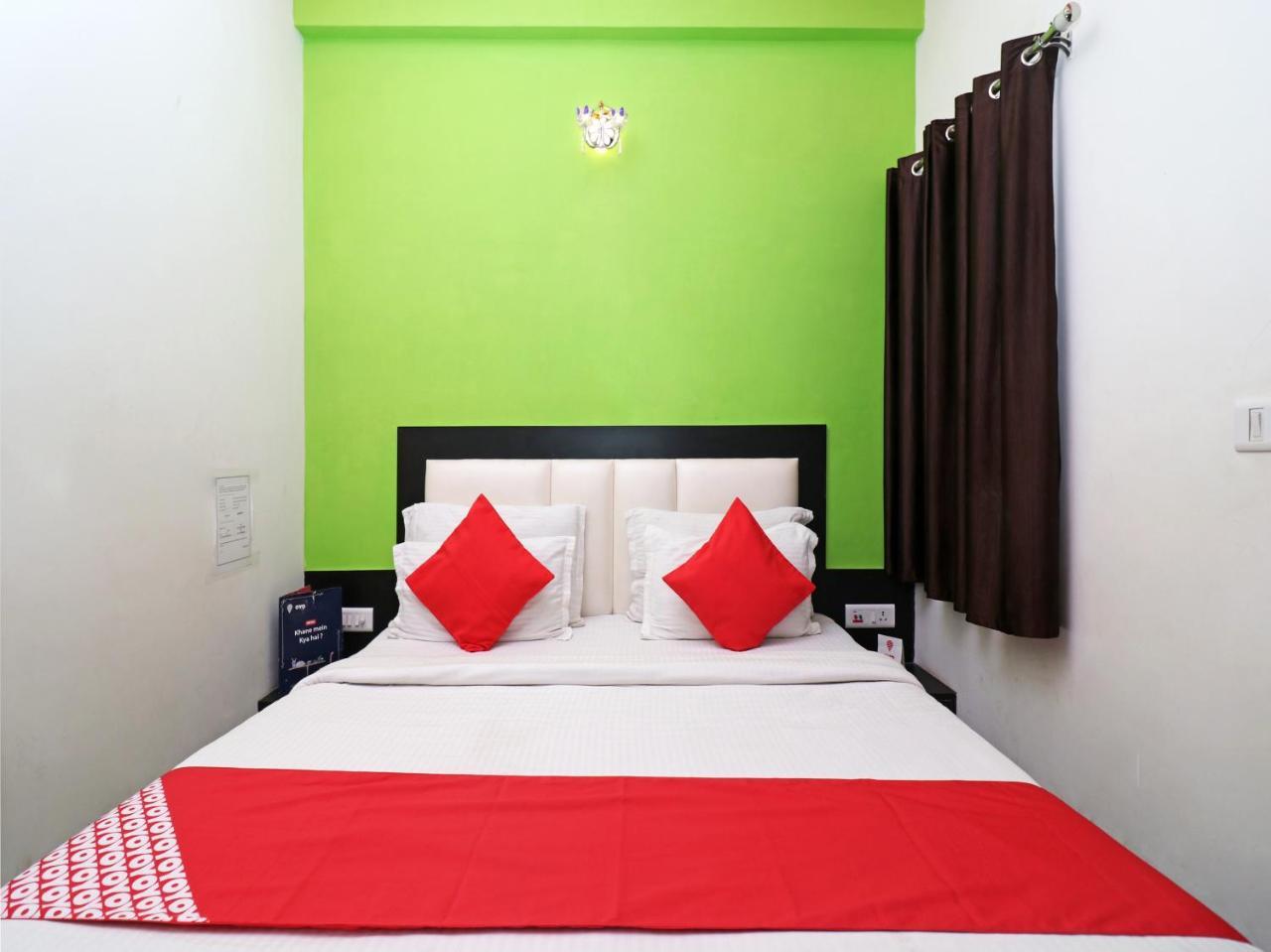 Отель Aaradhya Residency Агра Экстерьер фото
